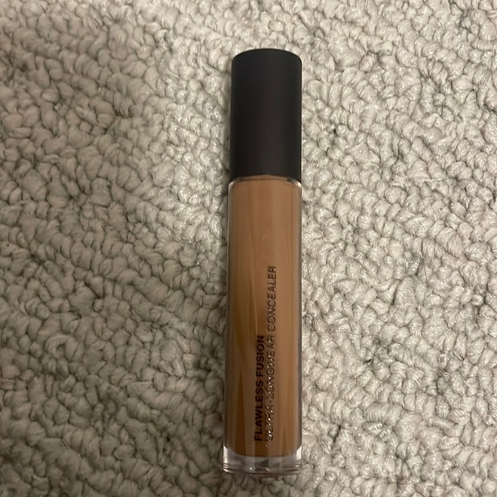 Laura Mercier flawless fusion concealer 6N